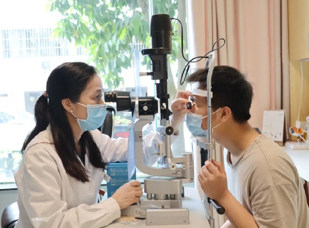 孩子只是低度近视，能不戴眼镜吗？ 