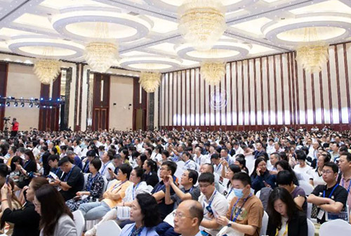 CCOS 2024 - 洞见未来 融合发展——广西医大晶亮眼科专家团全国眼科学术年会之行圆满收官！