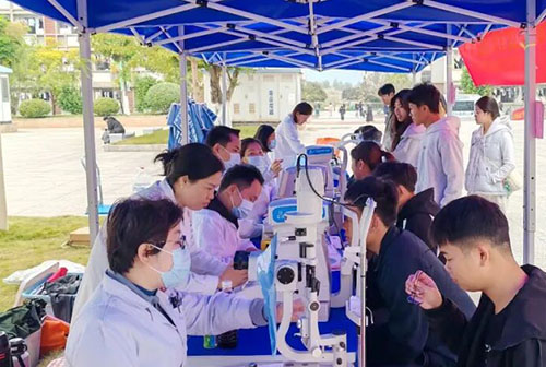 广西晶亮眼科医院走进广西自然资源职业技术学院,为青春点亮清晰“视”界